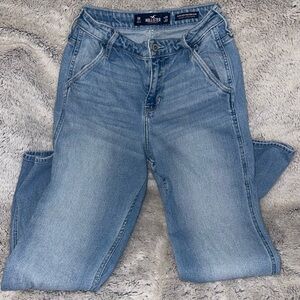 Hollister Ultra High Rise Mom Jeans Light Blue Straight Leg Jeans Size 5R